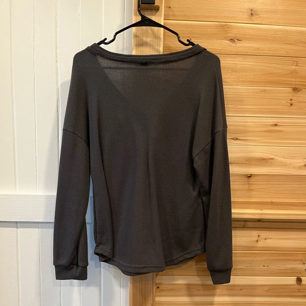 Shein long sleeve shirt with buttons - Picture 2 of 2